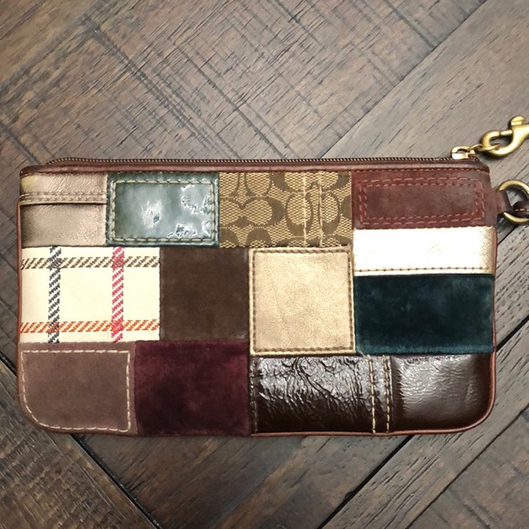Coach patchwork multicolor wristlet - Picture 3 of 4
